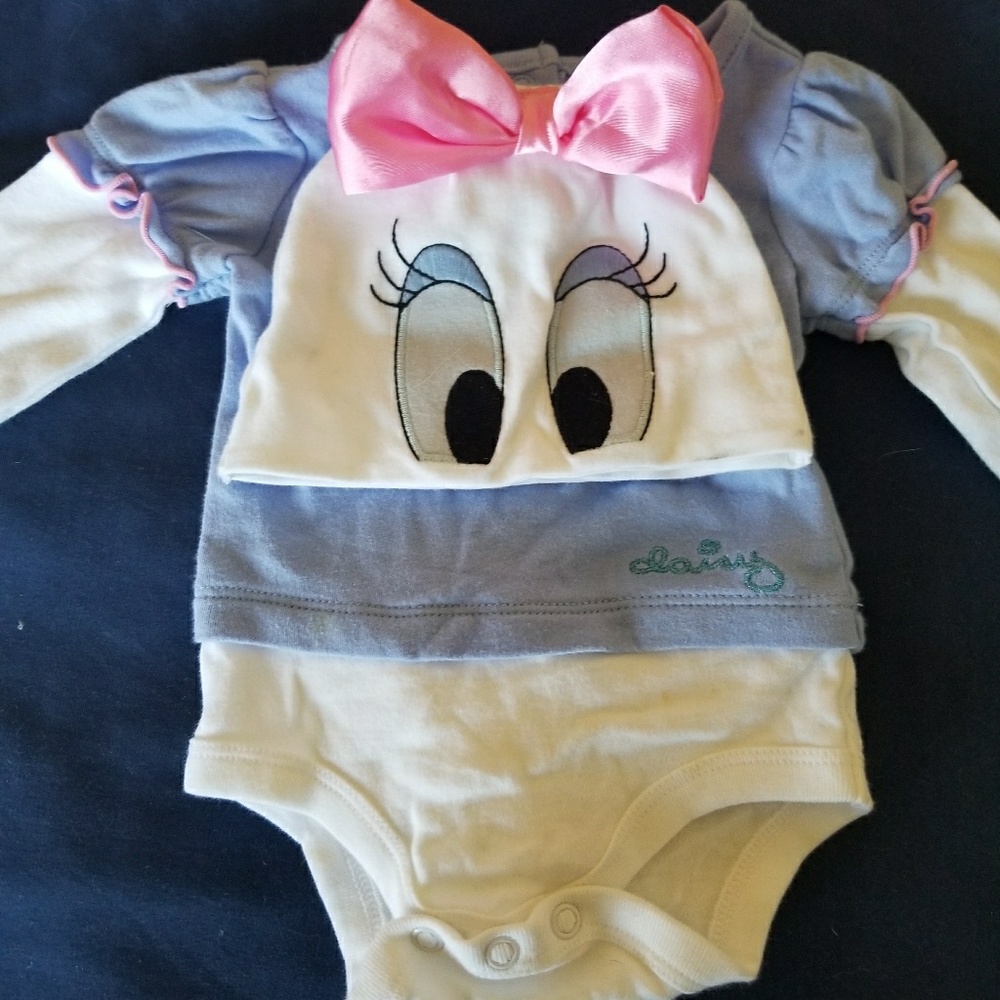 Daisy duck outfit